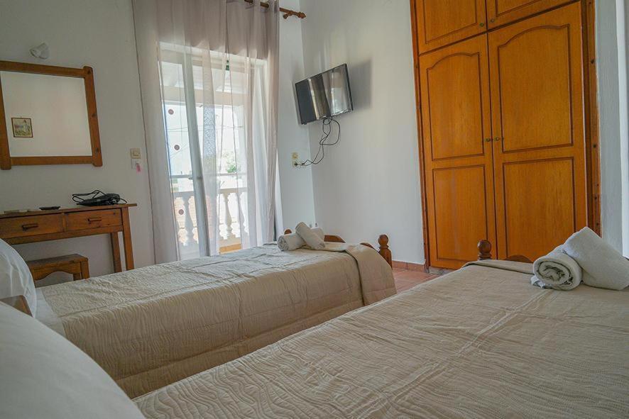 Aris Seaside Issos Beach Agios Georgios  Eksteriør billede